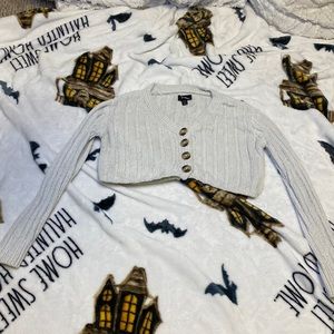 Cropped white sweater